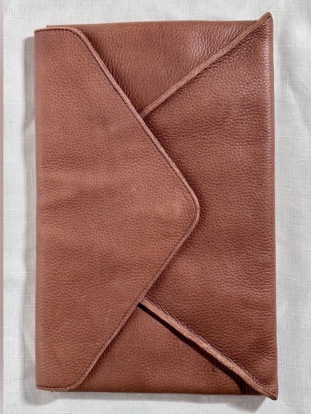 🤎✨ Small Bag, Big Personality, brown leather clutch by Linea Pelle ✨🤎